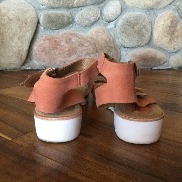 ✔️Comfortiva Ankle Buckle Sandal Size 8 - Picture 4 of 7